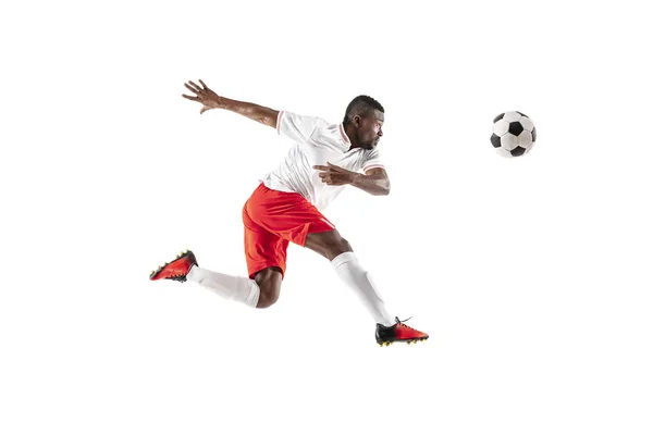 在白色背景被隔绝的职业非洲足球运动员 — 图库照片