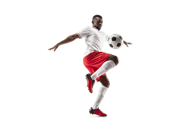 Профессиональный футболист Африки изолирован на белом фоне — стоковое фото