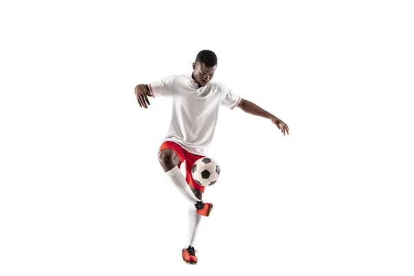 Jogador profissional de futebol africano isolado em fundo branco — Fotografia de Stock