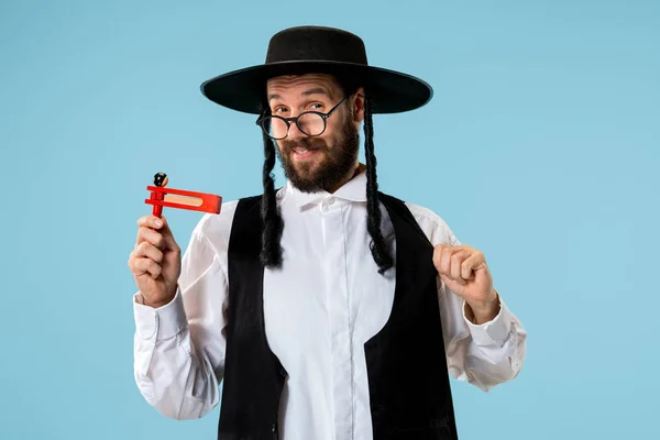 Portrait of a young orthodox Hasdim Jewish man with — Stock Photo, Image