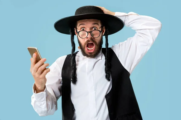 Portrait of a young orthodox Hasdim Jewish man — Stock Photo, Image