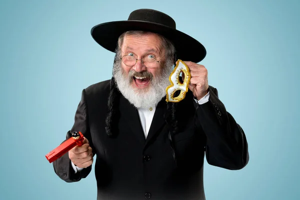 Portrait Senior Orthodox Hasdim Jewish Man Wooden Grager Ratchet Jewish — Stock Photo, Image