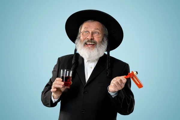 Portrait of old senior orthodox Hasdim Jewish man — Stock Photo, Image