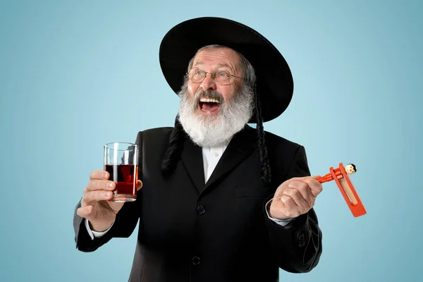 Portrait of old senior orthodox Hasdim Jewish man — Stock Photo, Image