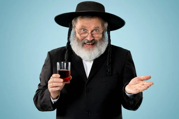 Portret van oude senior orthodoxe Hasdim Joodse man — Stockfoto