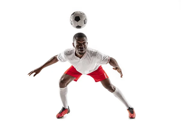 Jogador profissional de futebol africano isolado em fundo branco — Fotografia de Stock