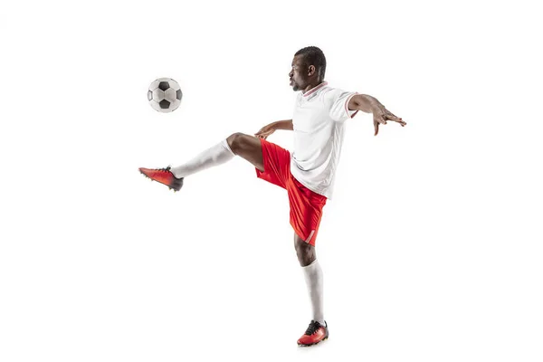 Jogador profissional de futebol africano isolado em fundo branco — Fotografia de Stock