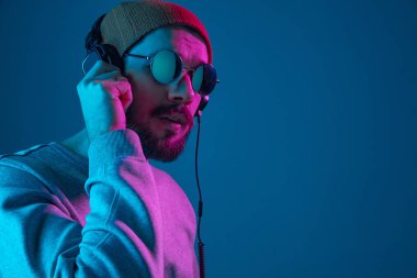 Onun favori müzik keyfi.