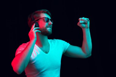 Onun favori müzik keyfi.