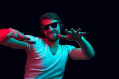 Onun favori müzik keyfi.