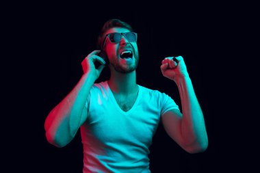 Onun favori müzik keyfi.