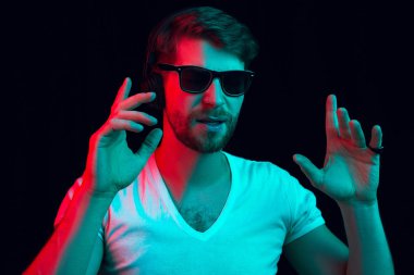 Onun favori müzik keyfi.