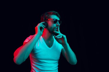 Onun favori müzik keyfi.