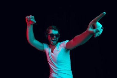 Onun favori müzik keyfi.