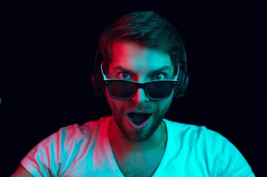 Onun favori müzik keyfi.
