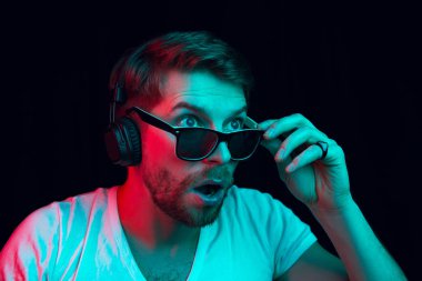 Onun favori müzik keyfi.