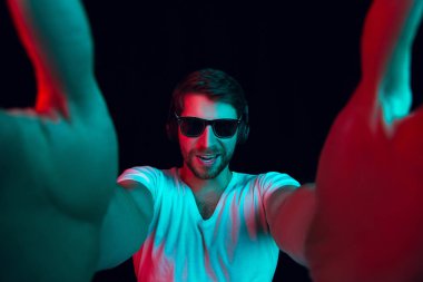 Onun favori müzik keyfi.