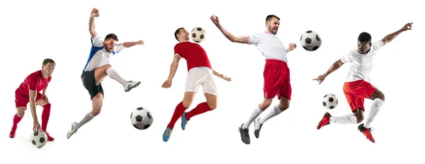 Professionele mannen - voetbal voetballers met bal geïsoleerd wit studio achtergrond — Stockfoto