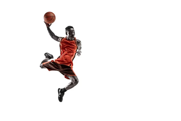 ボールとバスケット ボール選手の完全な長さの肖像画 — ストック写真