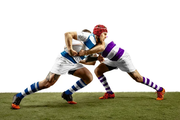 La silueta de dos jugadores de rugby caucásicos aislados sobre fondo blanco — Foto de Stock