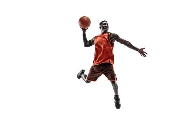 Bir basketbol oyuncusu topu ile tam uzunlukta portresi