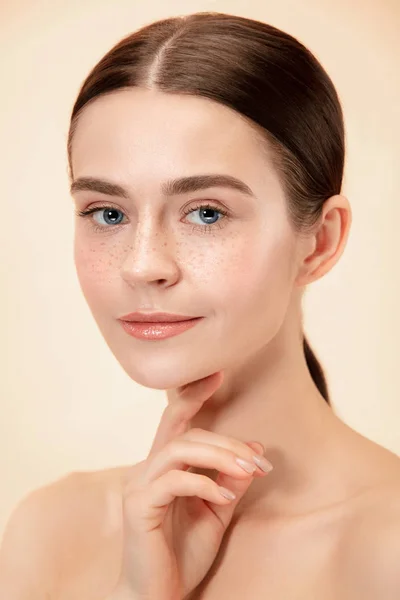 Beautiful female face. Perfect skin — Stock Photo, Image