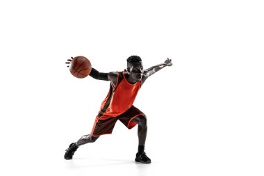 Bir basketbol oyuncusu topu ile tam uzunlukta portresi