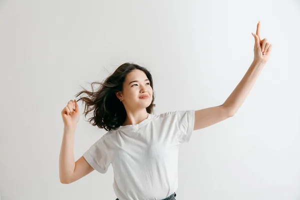 Winnende succes vrouw gelukkig extatische vieren wordt een winnaar. — Stockfoto