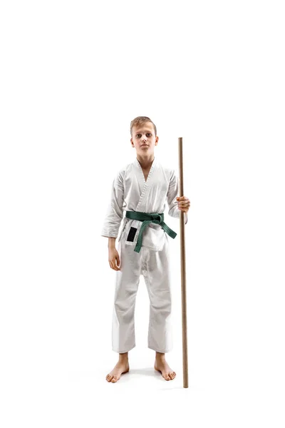 Tini fiú küzd fakard: Aikido harcművészeti iskola képzés — Stock Fotó