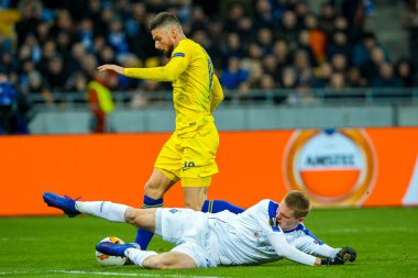 Uefa Avrupa Ligi sırasında eylem Dinamo Kiev ve Chelsea oyuncu 18 yuvarlak