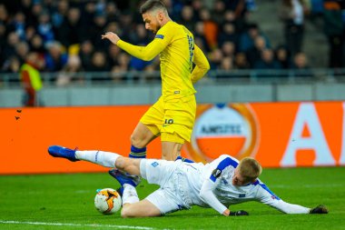 Uefa Avrupa Ligi sırasında eylem Dinamo Kiev ve Chelsea oyuncu 18 yuvarlak