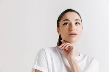 Genç ciddi düşünceli iş kadını. Şüphe kavramı.