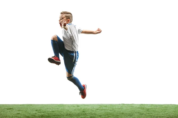 Νεαρό αγόρι που απομονώνονται σε λευκό. παίκτης ποδοσφαίρου — Φωτογραφία Αρχείου