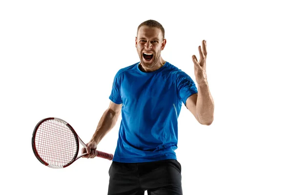 Portret van een knappe tennisser vieren van zijn succes geïsoleerd op een witte achtergrond — Stockfoto