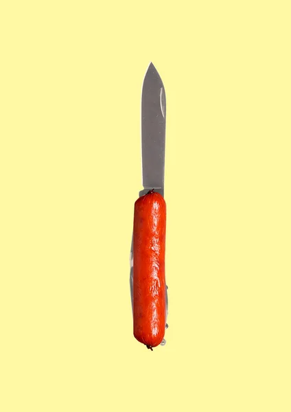 Un cuchillo alternativo. Útil para cocina inusual. Diseño moderno. collage de arte contemporáneo . — Foto de Stock