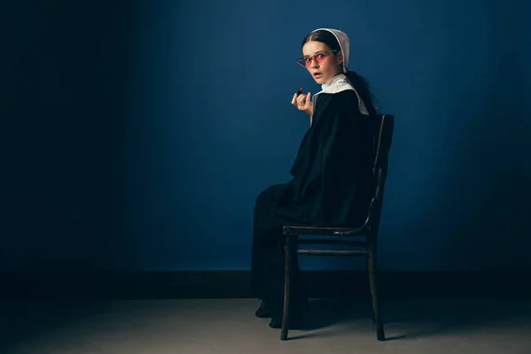 Medieval young woman as a nun — Stock Photo, Image