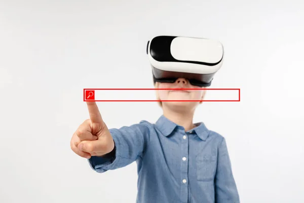 Virtuális-valóság sisak gyermek — Stock Fotó