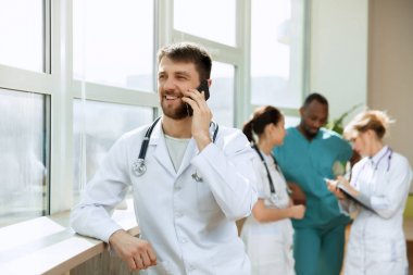 Sağlık halkı grubu. Hastane ofisinde veya klinikte çalışan profesyonel doktorlar