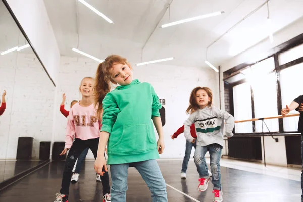 The kids at dance school. Ballet, hiphop, street, funky and modern dancers — Stock Photo, Image