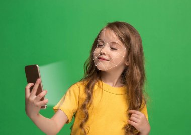 Poligon ızgarada yüz tanıma yeni teknoloji