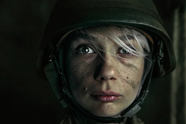Portrait of young female soldier — Stock Photo, Image