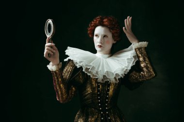 Bir düşes olarak Ortaçağ genç kadın