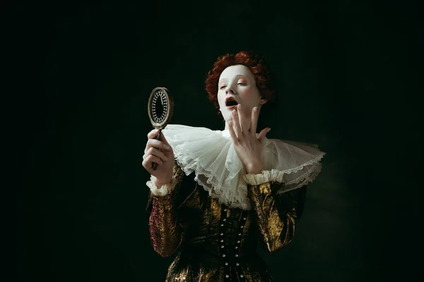 Medieval young woman as a duchess — Stock Photo, Image