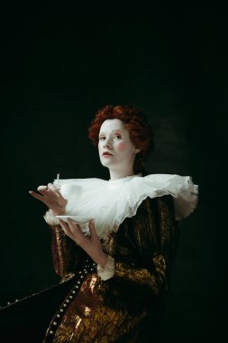 Bir düşes olarak Ortaçağ genç kadın