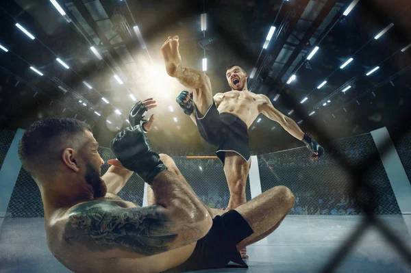 Two professional boxers boxing on the ring — Stock Photo, Image