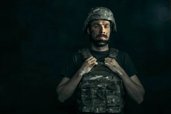 Porträt eines jungen männlichen Soldaten — Stockfoto