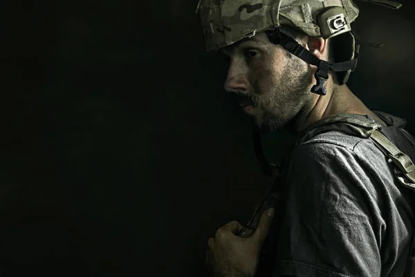 Portré, fiatal férfi katona — Stock Fotó