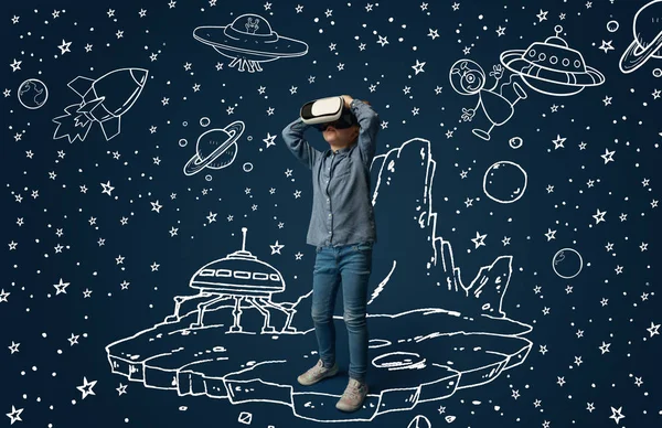 Child with virtual reality headset — Stock Photo, Image