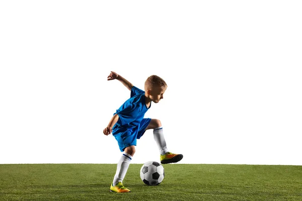 Joven como futbolista o futbolista sobre fondo blanco — Foto de Stock