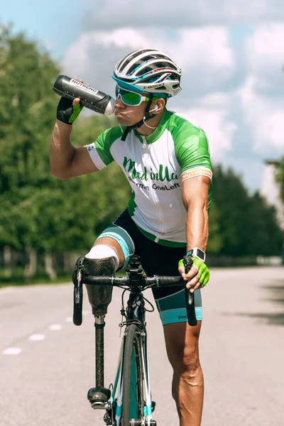 Dnipro, Ukraine - 12. Juli 2019: Sportler mit Behinderungen oder amputiertem Training im Radsport — Stockfoto